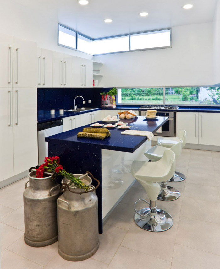 Colombian Contemporary House - InteriorZine