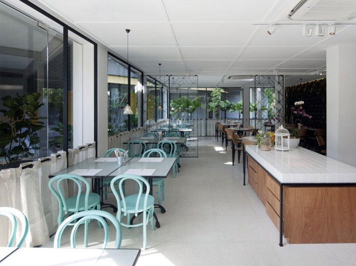 bar bistro area