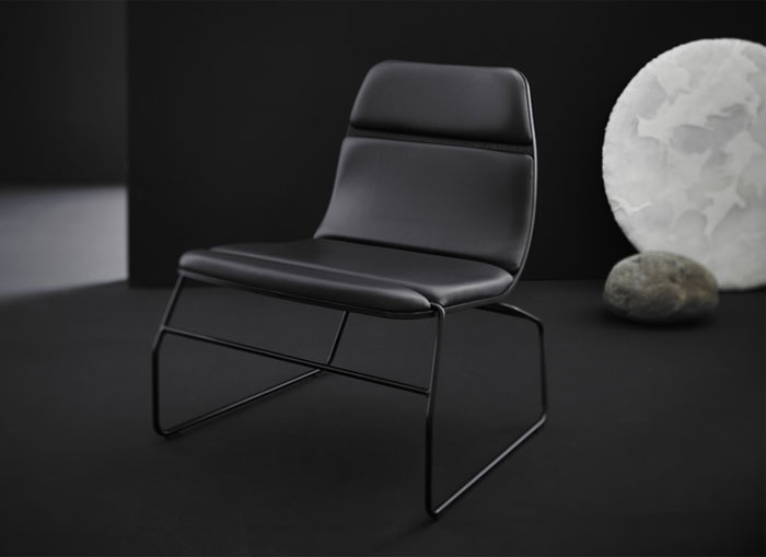 black-leather-lounge-chair3