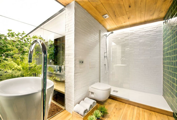 eye-catching-bathroom-decor