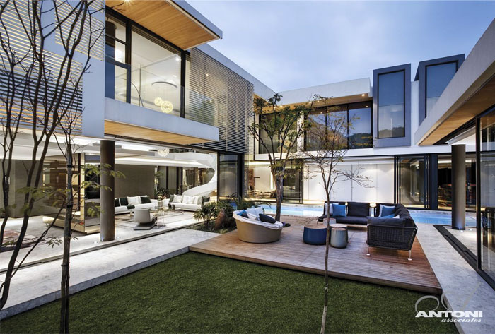 U-Shaped Homes: A Modern Masterpiece of Space and Style
