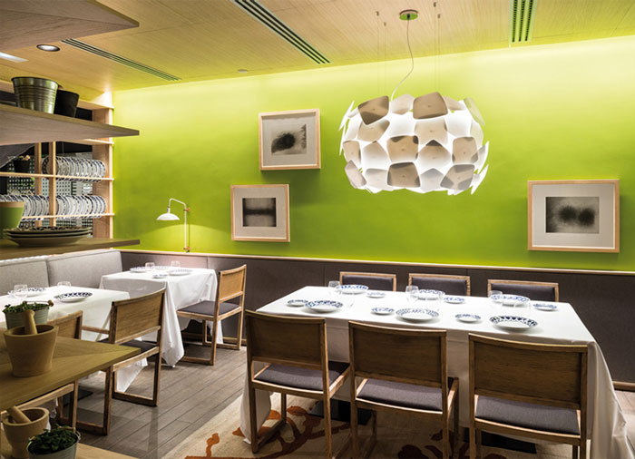 cozy-restaurant-decor