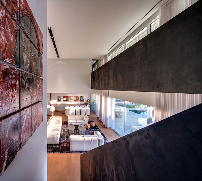 contemporary-art-exhibited-alongside-impressive-corridor