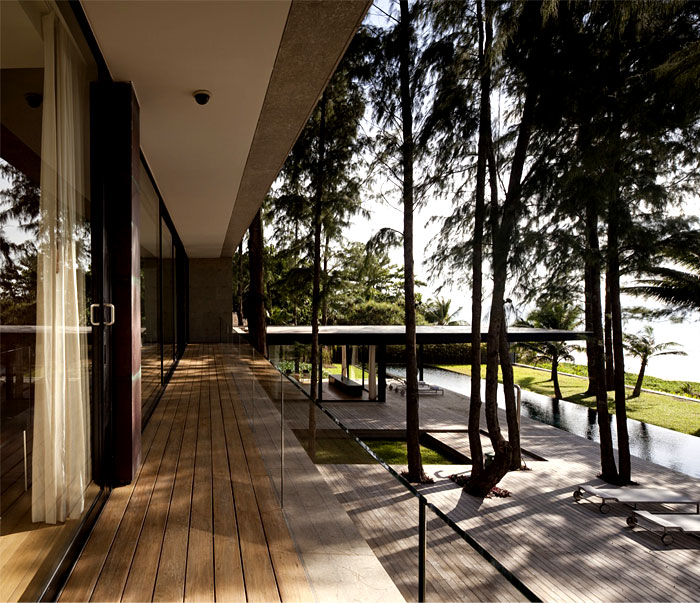 seafront-vacation-villa