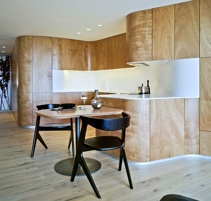 light-wood-curved-kitchen-1