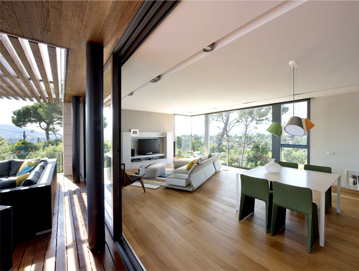 functional-modern-dwelling-dining-area