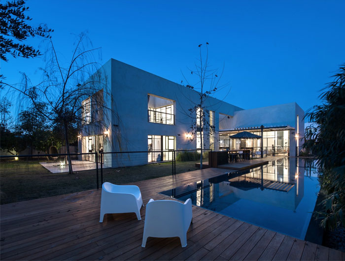 l-shaped-house-functional-interior-27