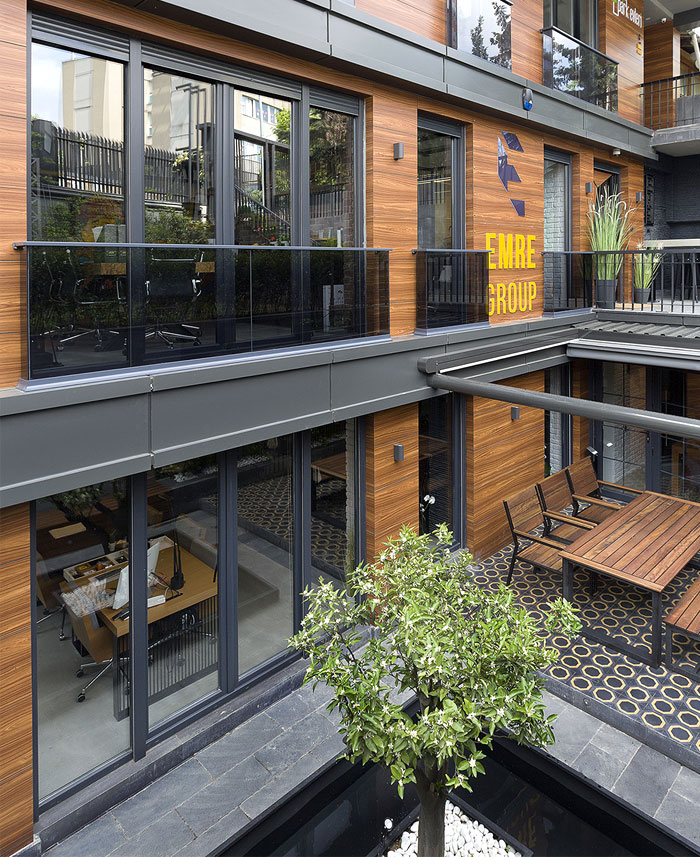 black yellow emre group office 12