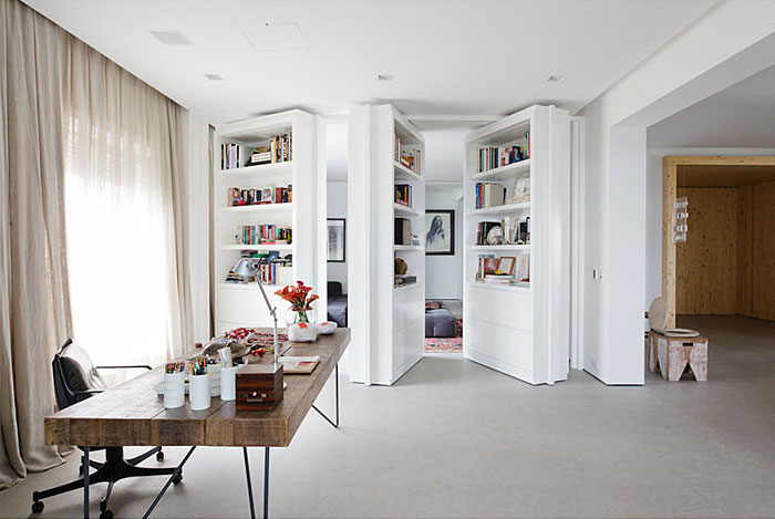 22 Ideas to Hide a Guest Bed bedroom hidden behind the library