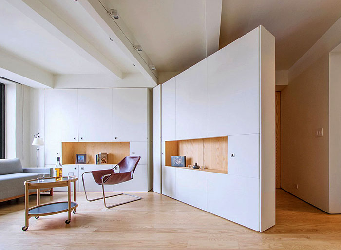 22 Ideas to Hide a Guest Bed hideaway guest bed idea movable wall