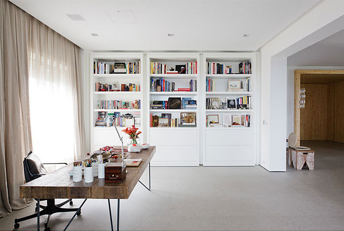 22 Ideas to Hide a Guest Bed room hidden behind the library structure