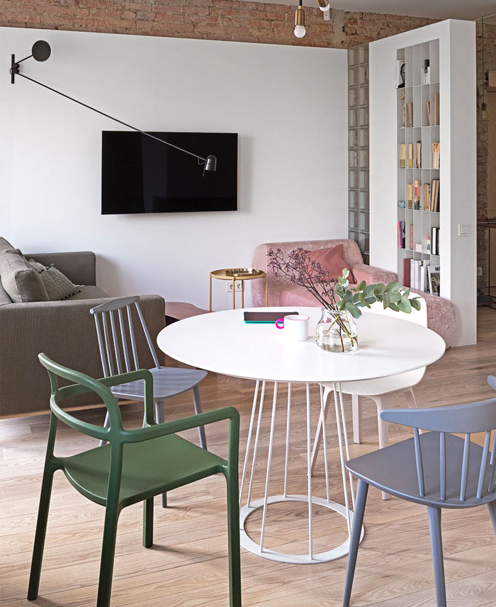 Small Urban Chic Apartment by Olha Wood InteriorZine