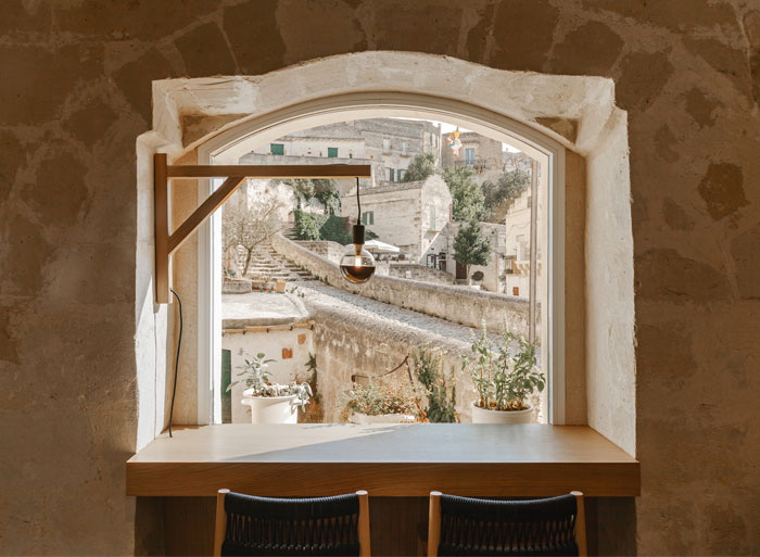ai maestri rooms cafe matera 6