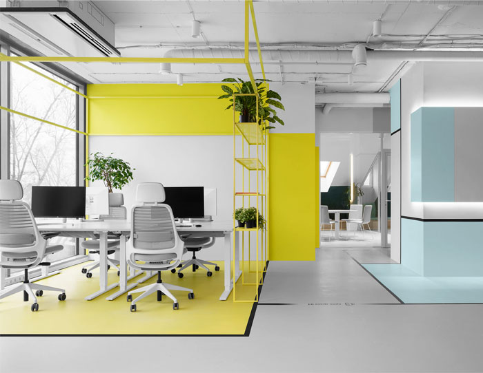 https://www.interiorzine.com/wp-content/uploads/2019/08/colorful-appodeal-office-wayfinding-system-3.jpg