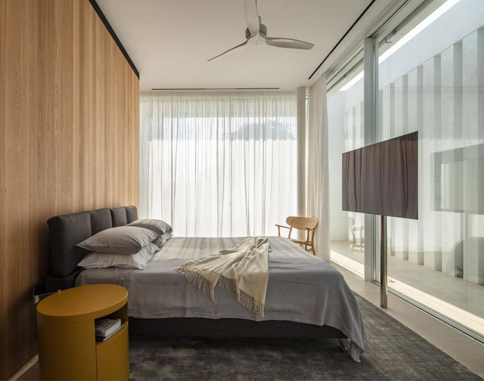 62 Minimalist Bedroom Ideas That Are Anything But Boring ...