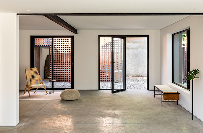 Family Home Renovation by Guelo Nunes Arquitetura