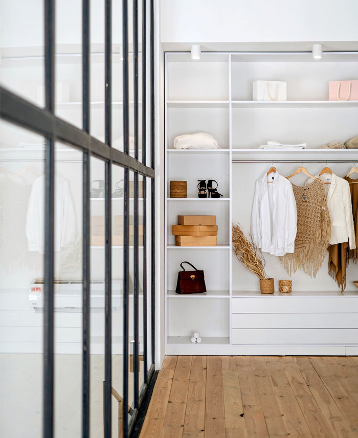 How To Maximize Storage In A Small Walk-In Closet maximize storage small walk in closet 1